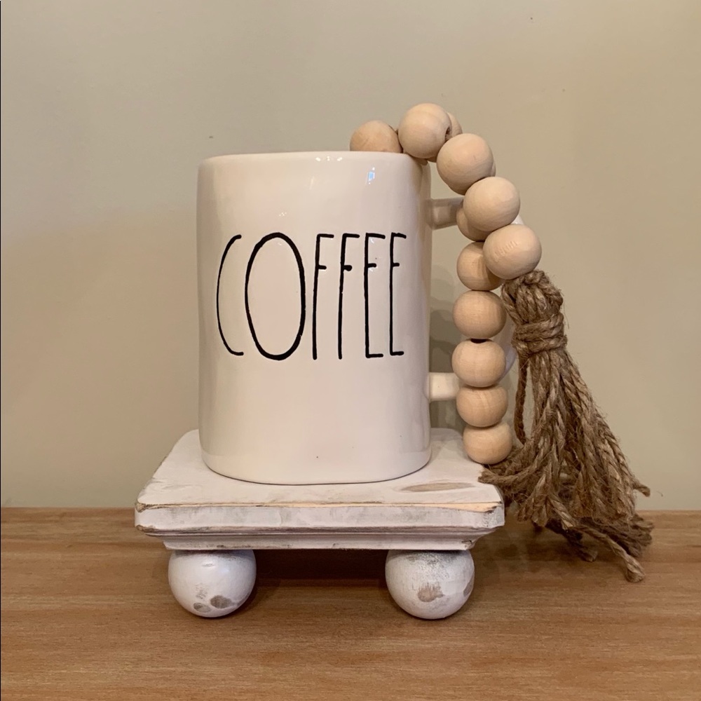 Farmhouse Pedestal Stand